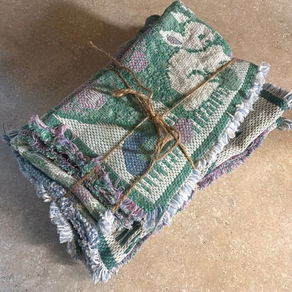 90s Park B Smith textured woven bunny & tulips table runner & 4 placemats - Picture 1 of 5